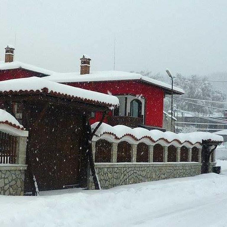 Guest House H Dzhogolanov Koprivshtitsa Bagian luar foto
