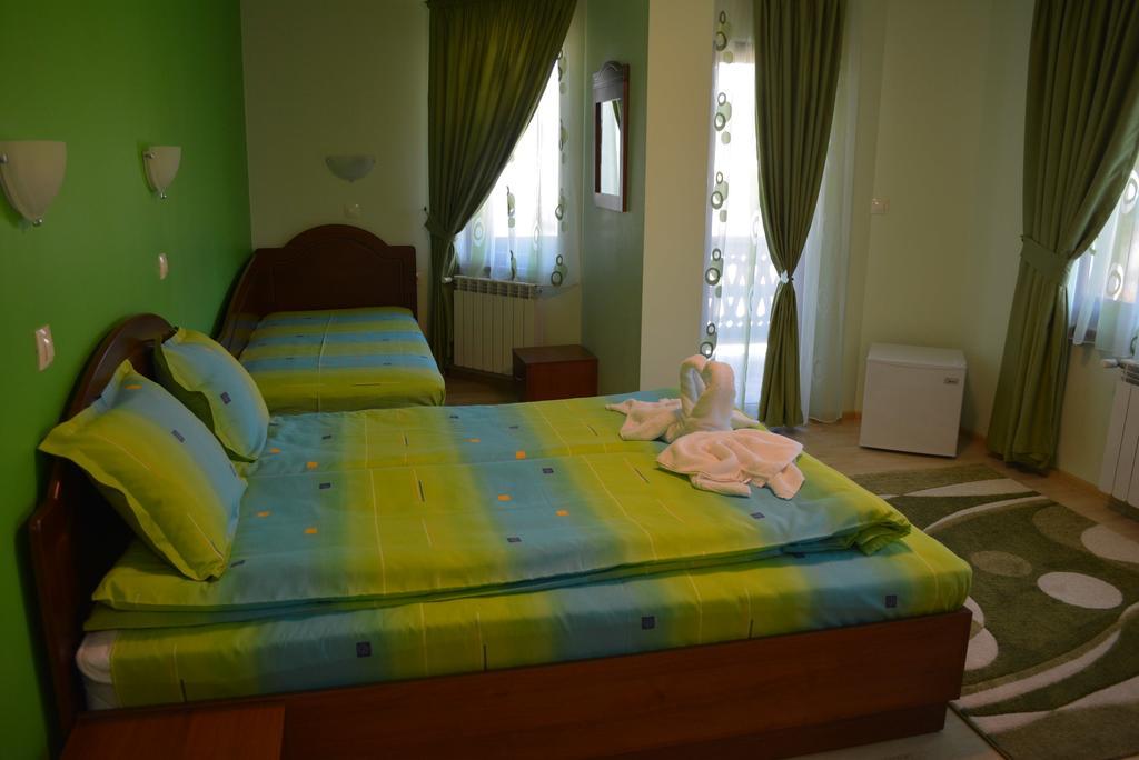 Guest House H Dzhogolanov Koprivshtitsa Bagian luar foto