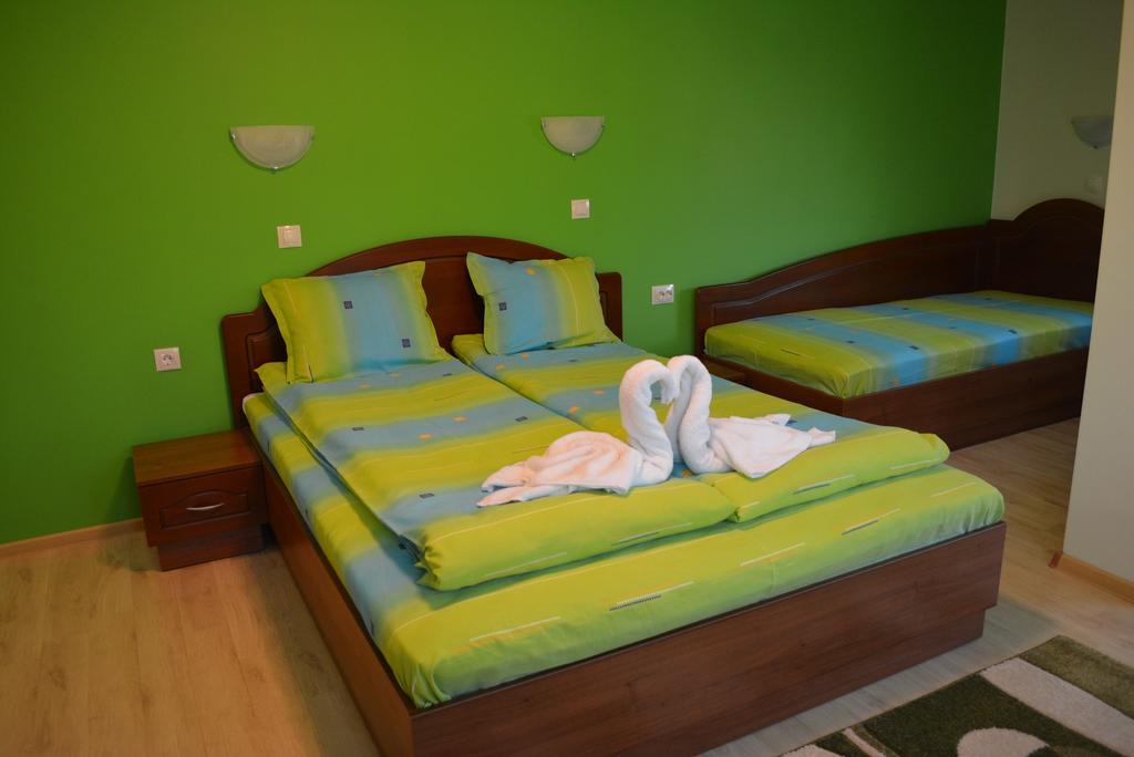 Guest House H Dzhogolanov Koprivshtitsa Bagian luar foto