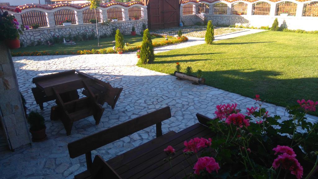 Guest House H Dzhogolanov Koprivshtitsa Bagian luar foto