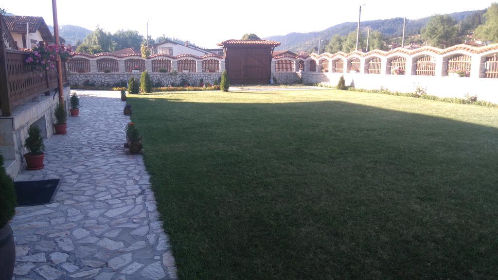 Guest House H Dzhogolanov Koprivshtitsa Bagian luar foto