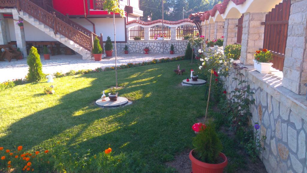 Guest House H Dzhogolanov Koprivshtitsa Bagian luar foto