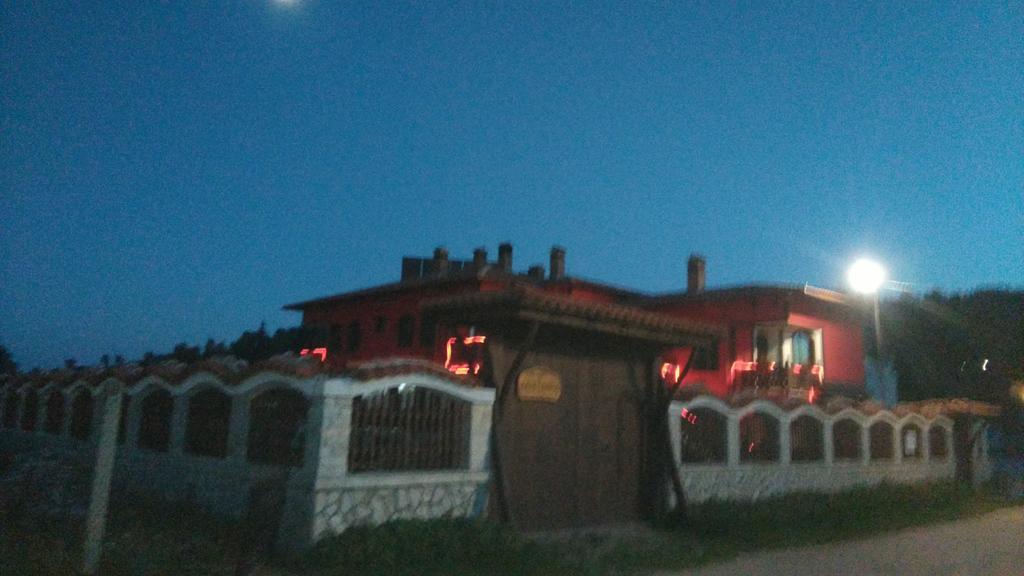Guest House H Dzhogolanov Koprivshtitsa Bagian luar foto
