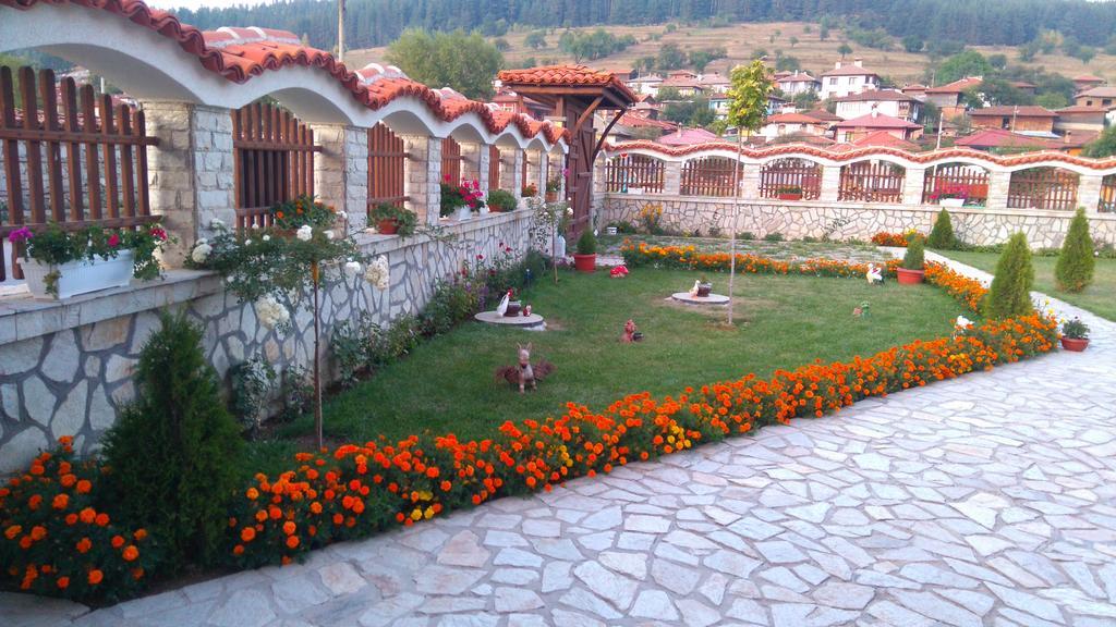Guest House H Dzhogolanov Koprivshtitsa Bagian luar foto